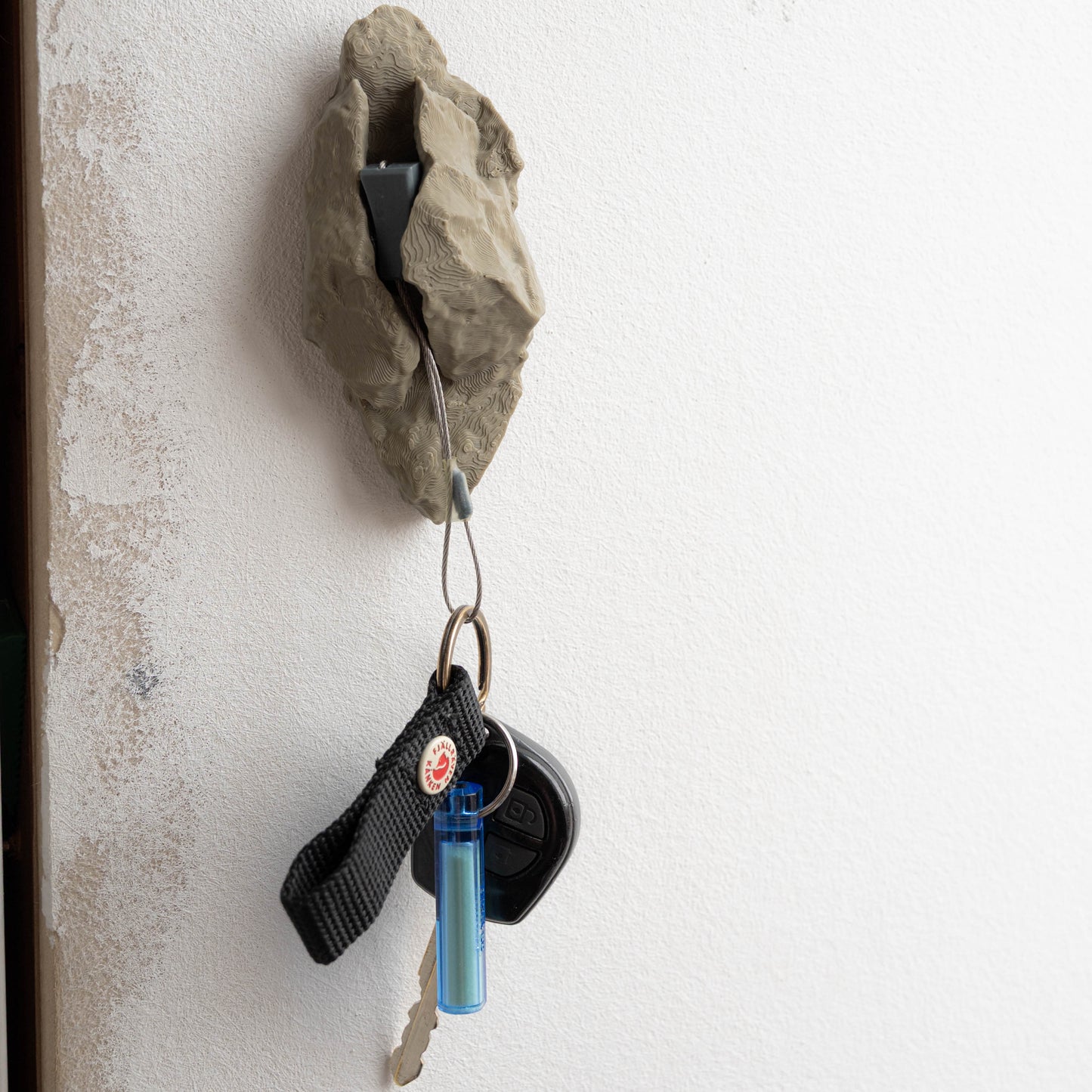 Rock Crack Key Holder
