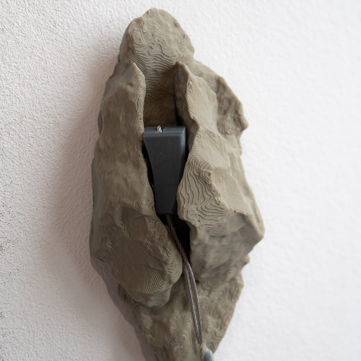 Rock Crack Key Holder